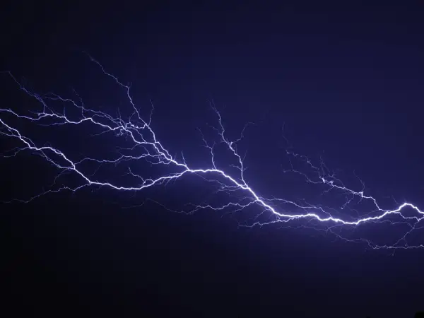 Descarga eléctrica en forma de rayo